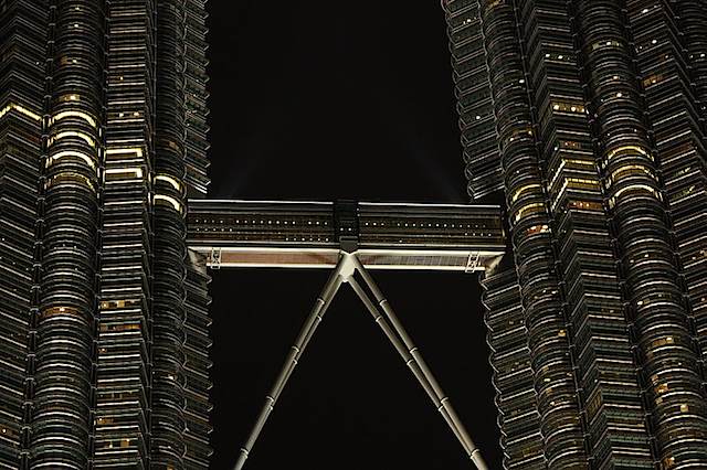 Skybridge petronas twin towers